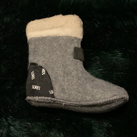 Sorel Children’s Yoot PAC TP Boot (needs new lace on right boot) - Picture 12 of 13